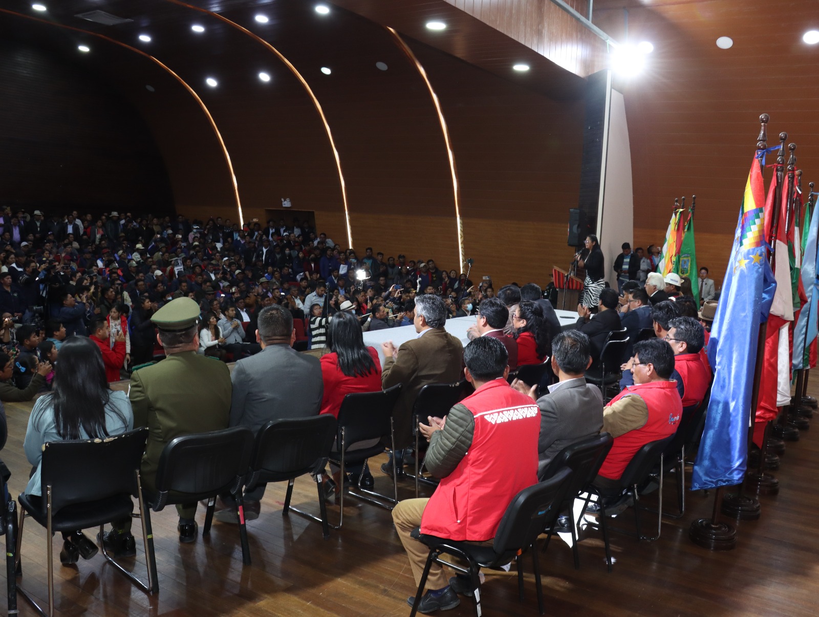 Alcaldesa Copa posesiona a su gabinete y pide dar continuidad a la  ejecución presupuestaria